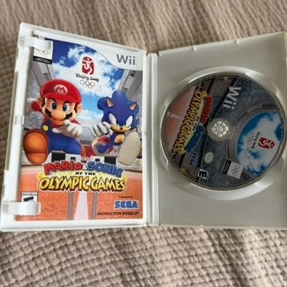 Mario & Sonic at the Olympic Games Nintendo Wii CIB Complete Untested Beijing 08